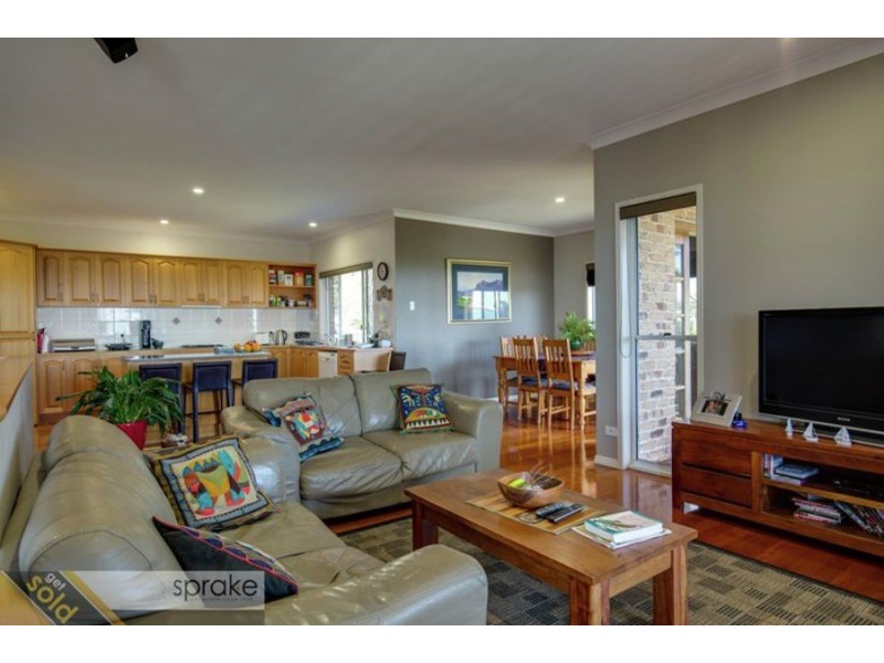 25 Francis Avenue, Booral QLD 4655