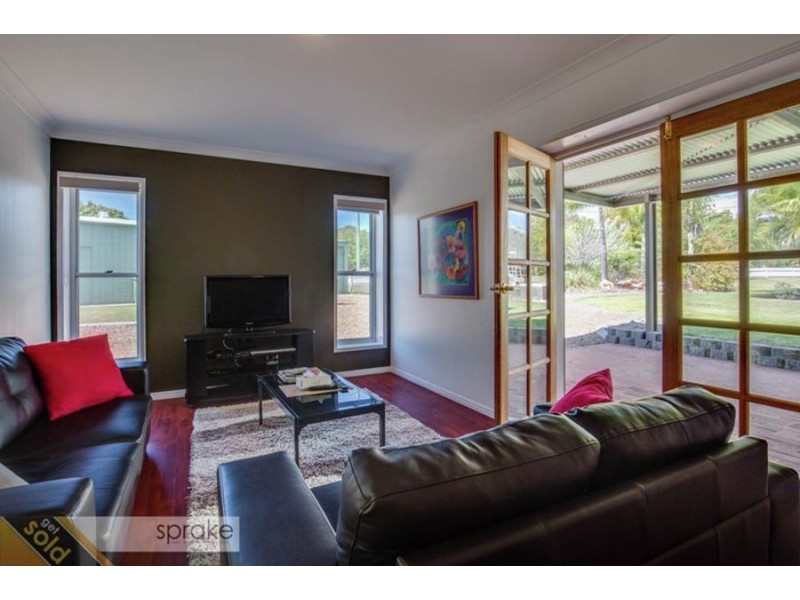 25 Francis Avenue, Booral QLD 4655