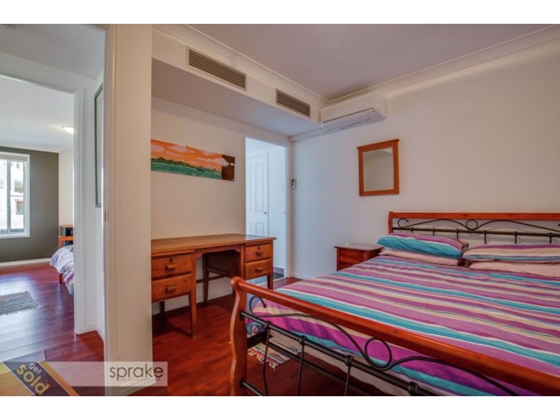 25 Francis Avenue, Booral QLD 4655