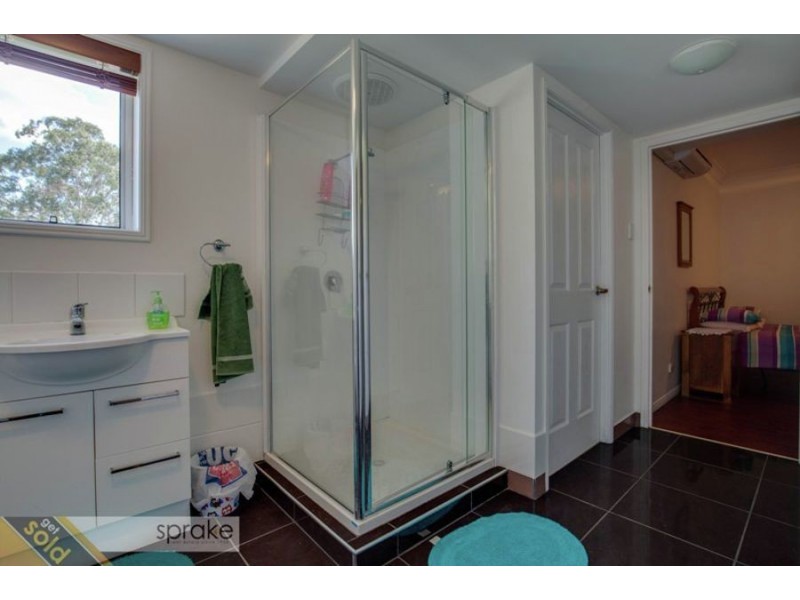 25 Francis Avenue, Booral QLD 4655