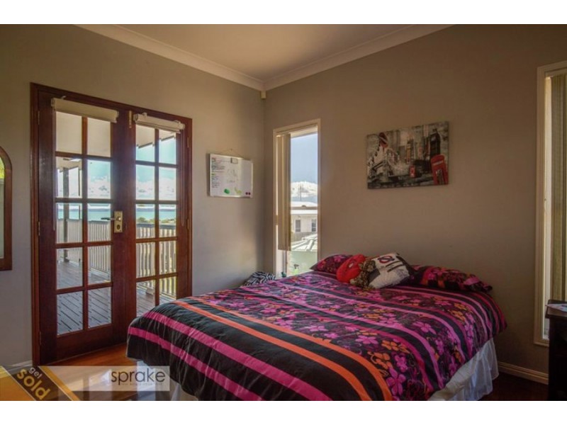 25 Francis Avenue, Booral QLD 4655