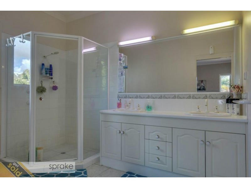 25 Francis Avenue, Booral QLD 4655