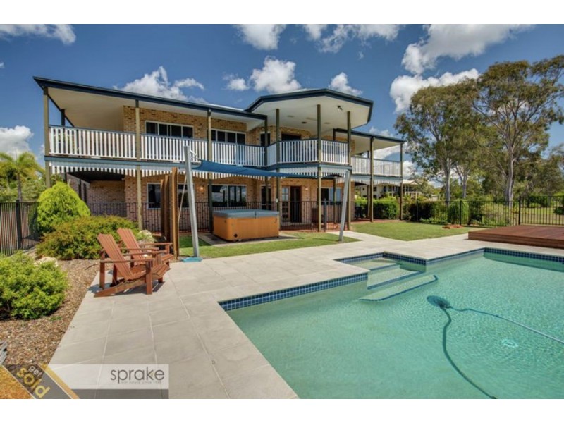 25 Francis Avenue, Booral QLD 4655