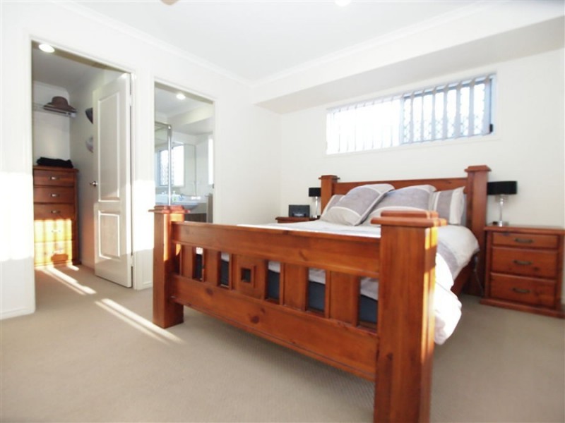 11 Picadilly Circuit, Urraween QLD 4655