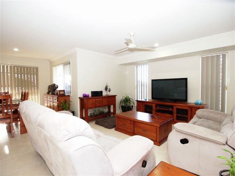 11 Picadilly Circuit, Urraween QLD 4655