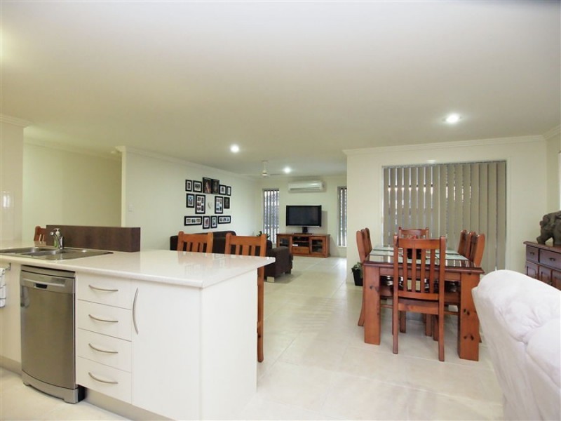 11 Picadilly Circuit, Urraween QLD 4655