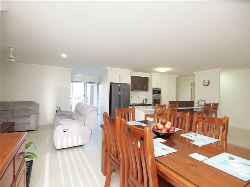 11 Picadilly Circuit, Urraween QLD 4655