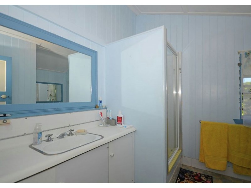 27 Beach Road, Pialba QLD 4655