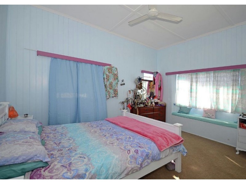 27 Beach Road, Pialba QLD 4655