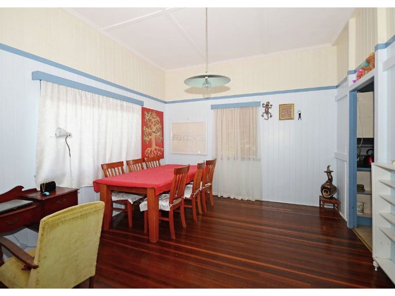 27 Beach Road, Pialba QLD 4655