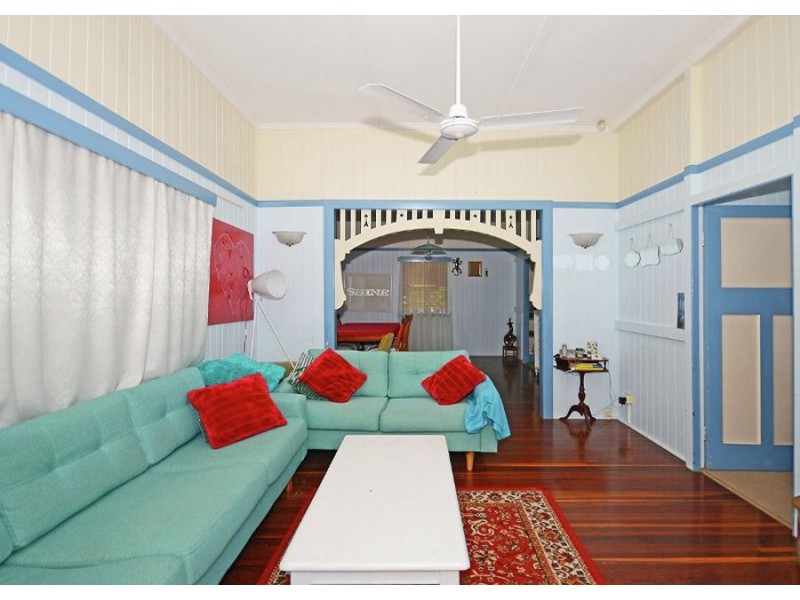 27 Beach Road, Pialba QLD 4655
