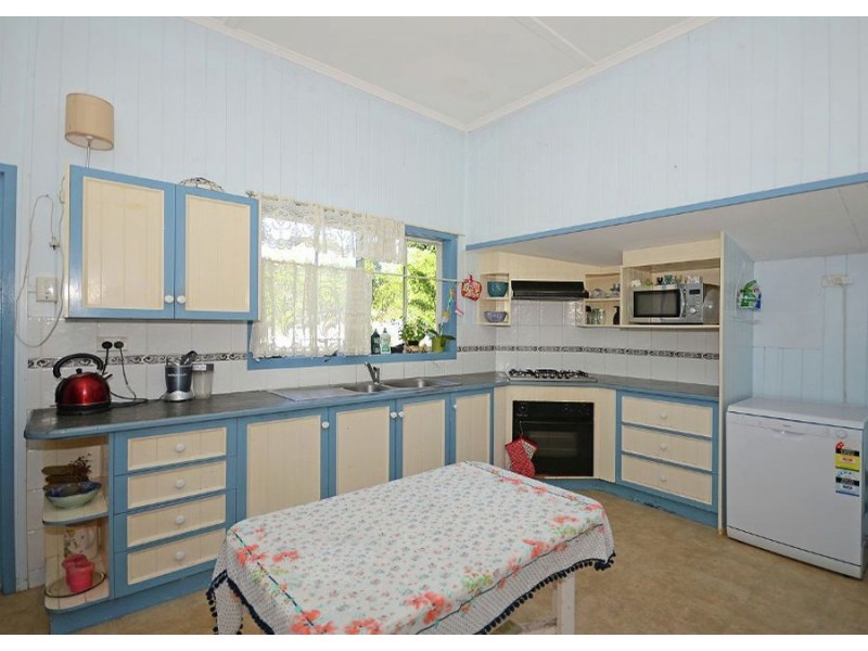 27 Beach Road, Pialba QLD 4655