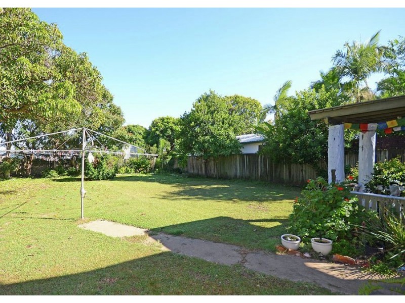 27 Beach Road, Pialba QLD 4655