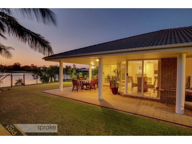 24 Banks Court, Torquay QLD 4655