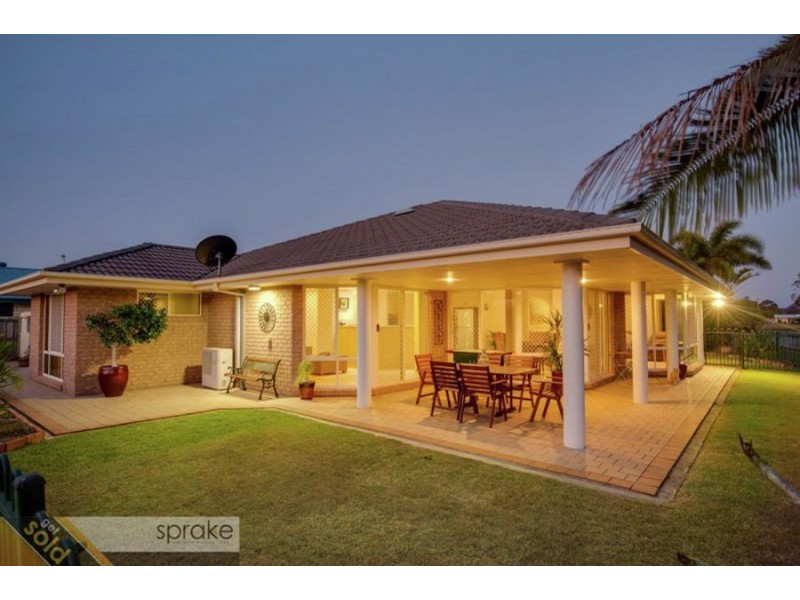 24 Banks Court, Torquay QLD 4655