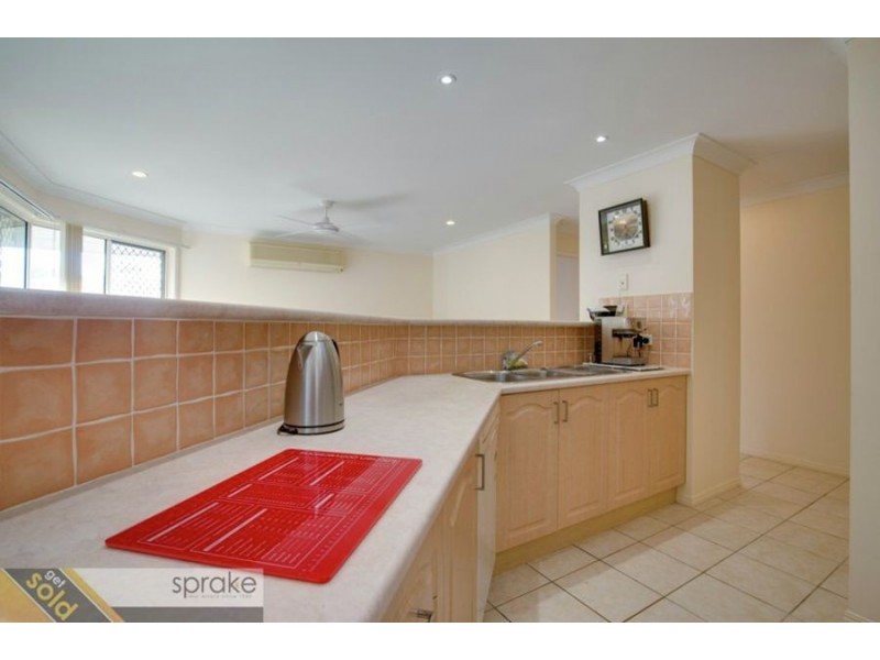 24 Banks Court, Torquay QLD 4655