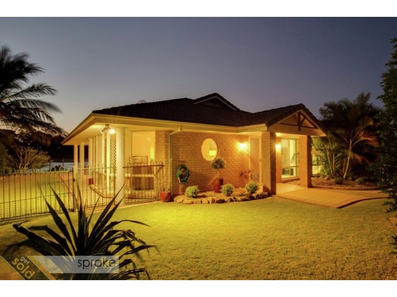 24 Banks Court, Torquay QLD 4655
