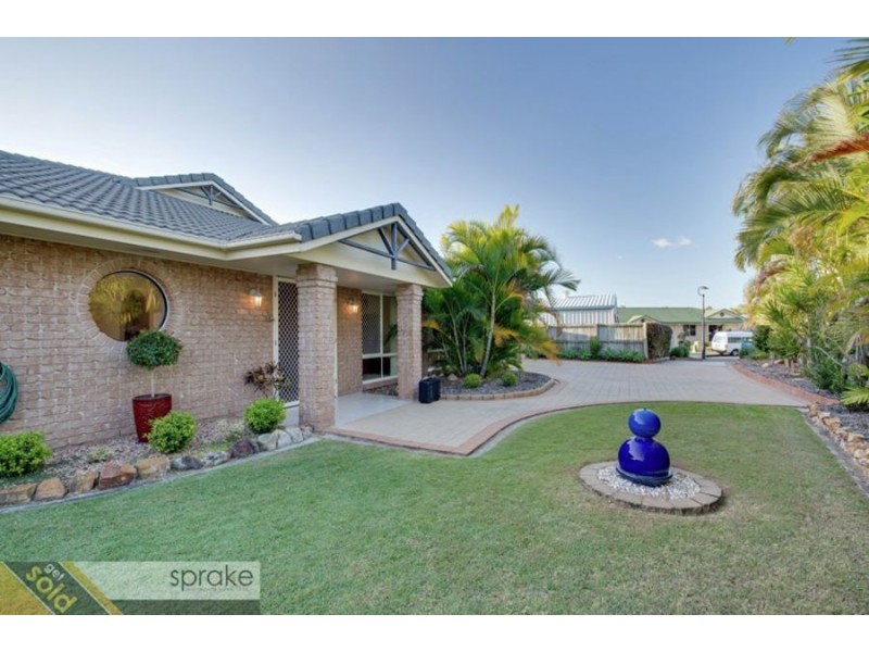 24 Banks Court, Torquay QLD 4655