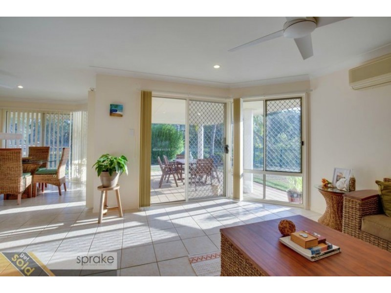 24 Banks Court, Torquay QLD 4655