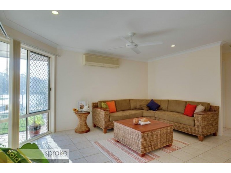 24 Banks Court, Torquay QLD 4655