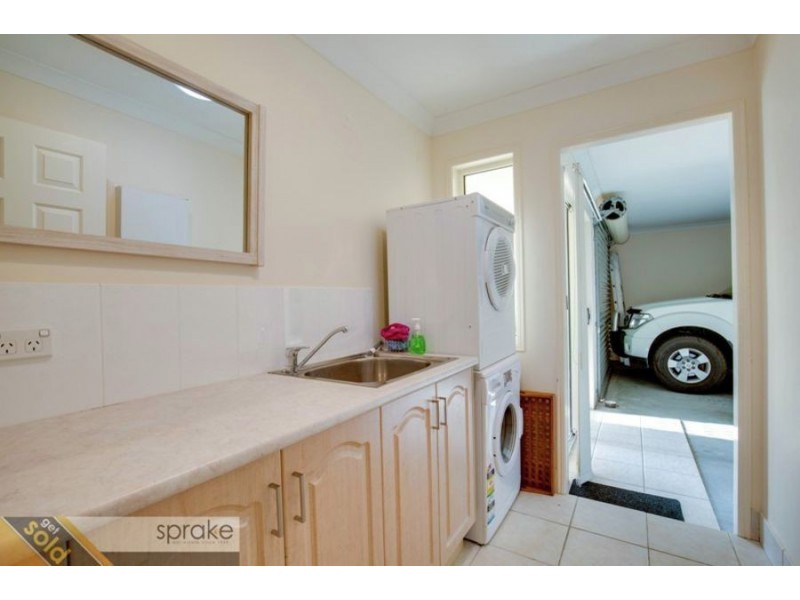 24 Banks Court, Torquay QLD 4655