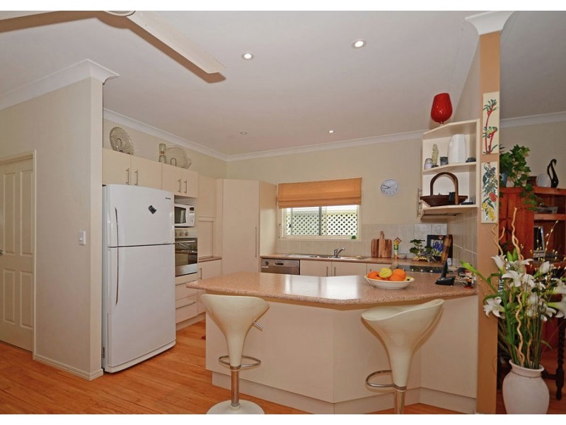271 Seashore Avenue, Golden Shores, Pialba QLD 4655