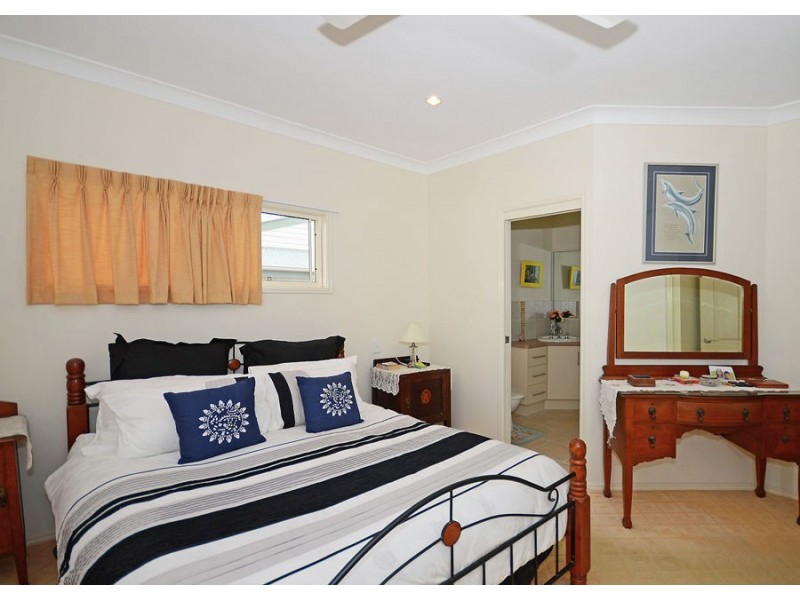 271 Seashore Avenue, Golden Shores, Pialba QLD 4655