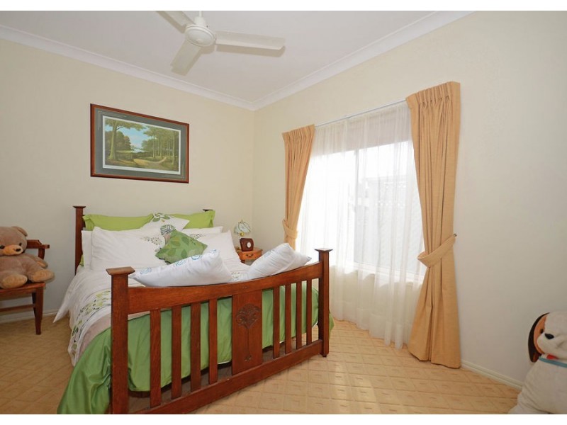 271 Seashore Avenue, Golden Shores, Pialba QLD 4655