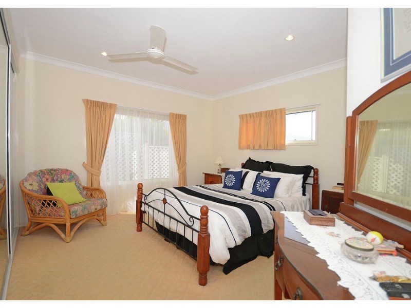 271 Seashore Avenue, Golden Shores, Pialba QLD 4655