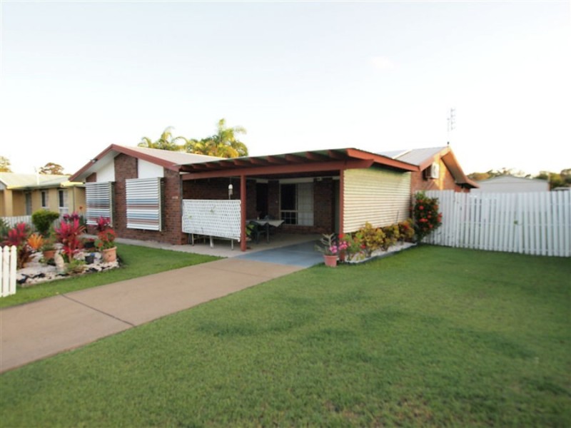 124 Hammond Street, Urangan QLD 4655