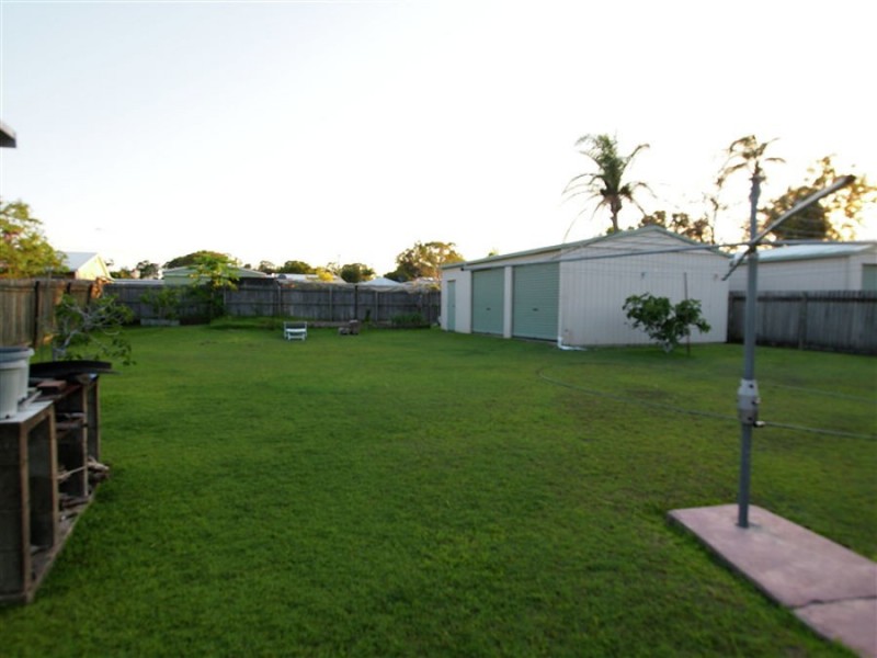 124 Hammond Street, Urangan QLD 4655