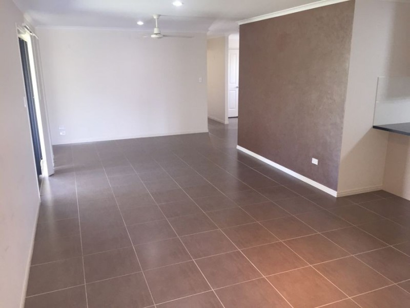 16 Jewel Court, Urangan QLD 4655