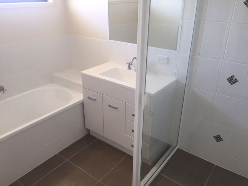 16 Jewel Court, Urangan QLD 4655
