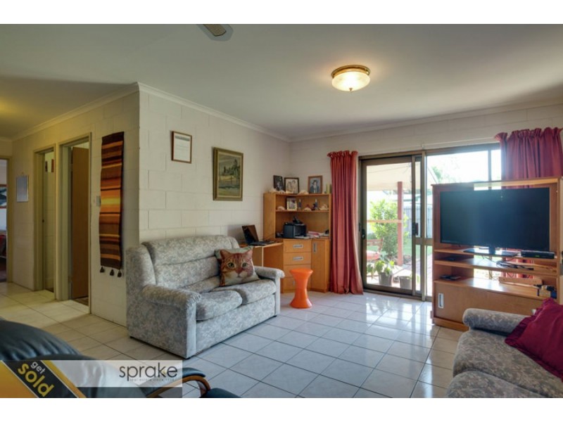 19 William Street, Urangan QLD 4655