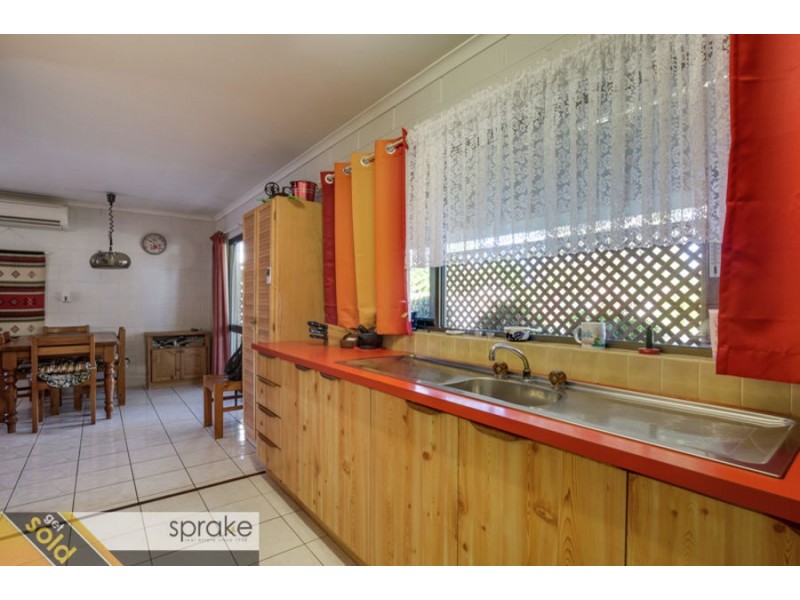 19 William Street, Urangan QLD 4655