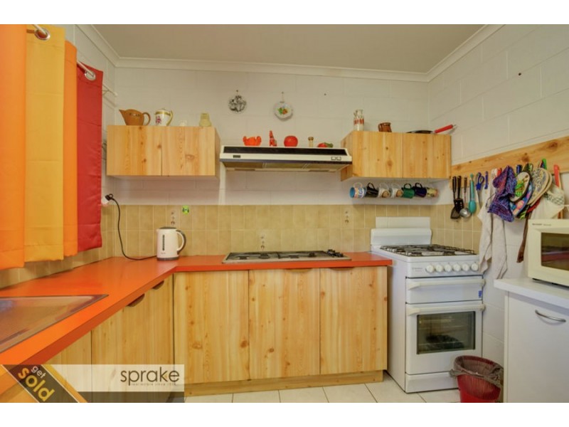 19 William Street, Urangan QLD 4655