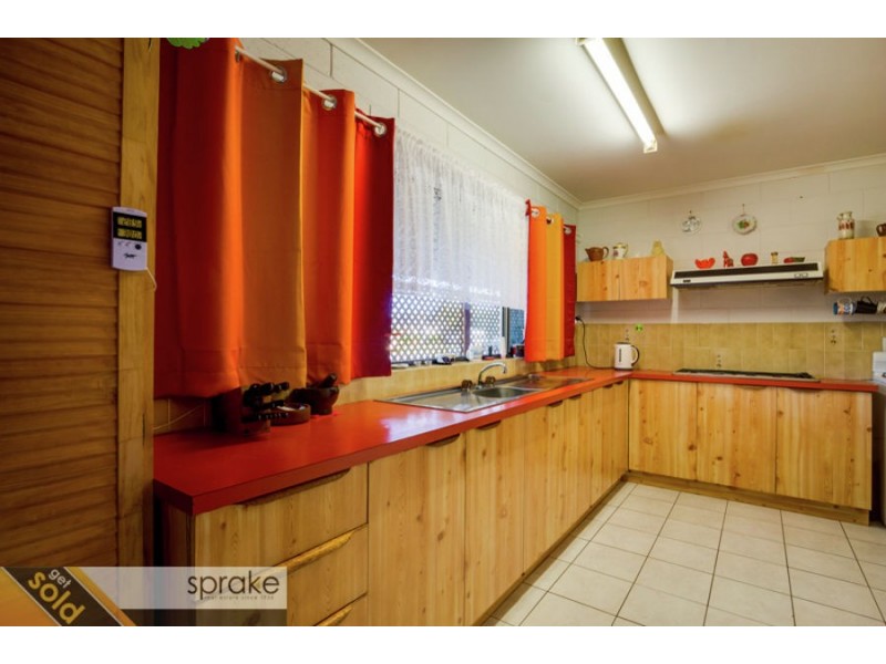 19 William Street, Urangan QLD 4655