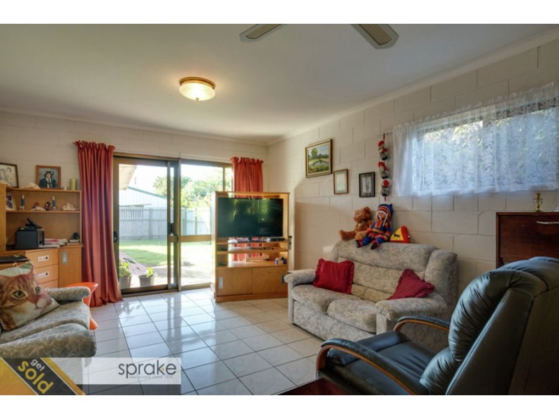 19 William Street, Urangan QLD 4655