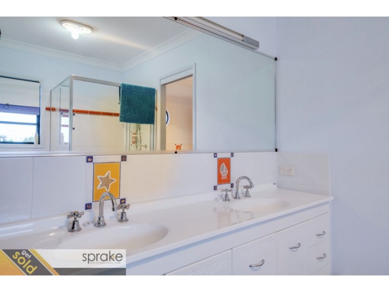 17 Christensen Street, Urraween QLD 4655