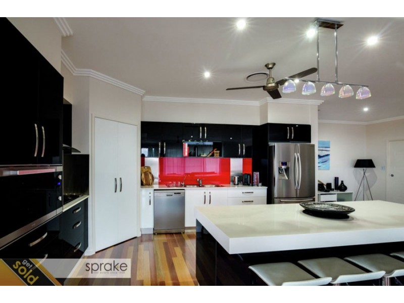 5 Swissalp Drive, Urraween QLD 4655