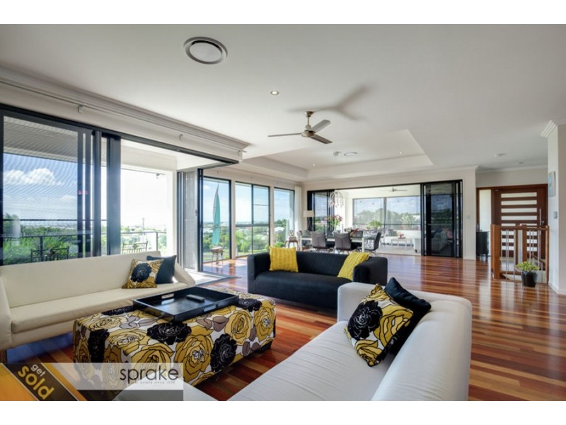 5 Swissalp Drive, Urraween QLD 4655