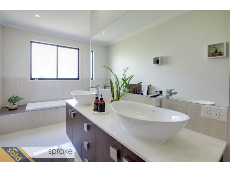5 Swissalp Drive, Urraween QLD 4655