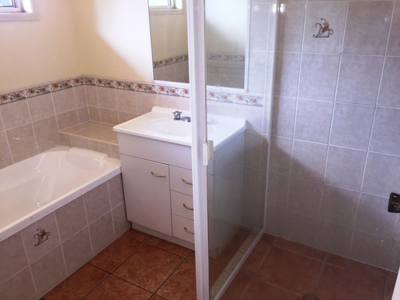 17 Wide Bay Drive, Eli Waters QLD 4655