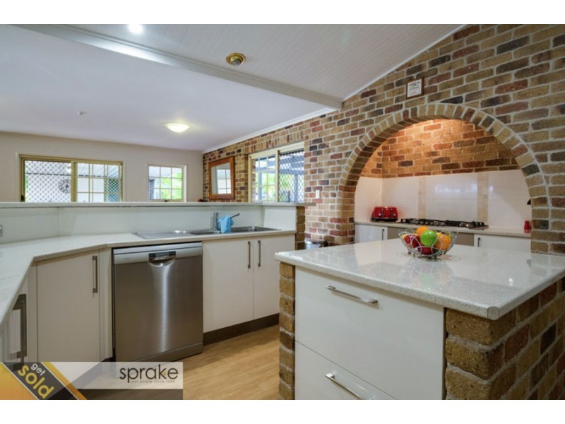 15 Windemere Road, Wondunna QLD 4655