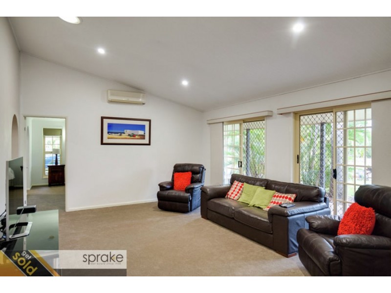 15 Windemere Road, Wondunna QLD 4655