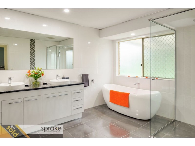 15 Windemere Road, Wondunna QLD 4655