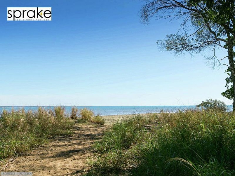 11 Oceanview Street, Point Vernon QLD 4655