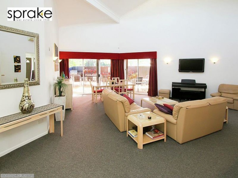 11 Oceanview Street, Point Vernon QLD 4655