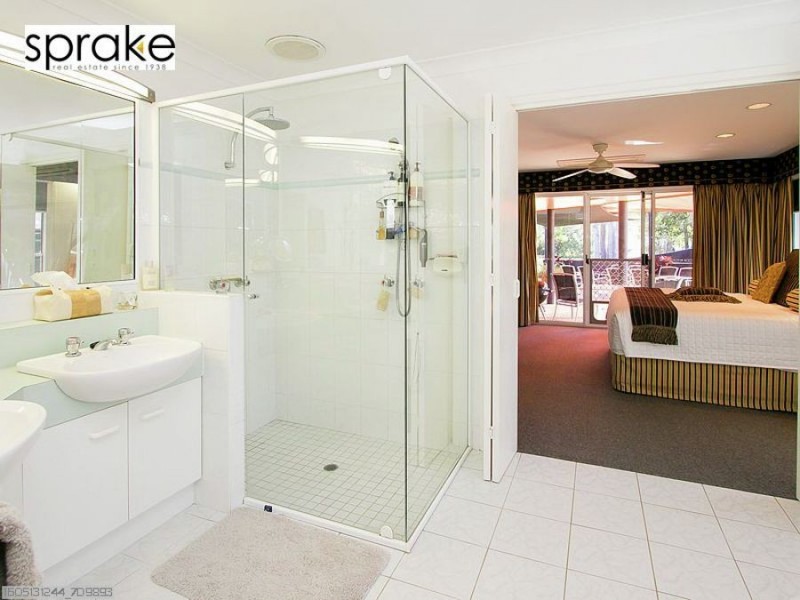 11 Oceanview Street, Point Vernon QLD 4655