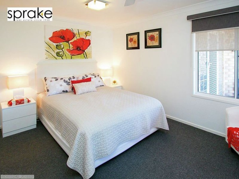 11 Oceanview Street, Point Vernon QLD 4655